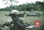Image troupes de cavalerie de 1ère le Vietnam du Sud, 1966, de la seconde 34 séquences d'archives historiques vidéo 65675062769