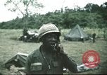 Image troupes de cavalerie de 1ère le Vietnam du Sud, 1966, de la seconde 36 séquences d'archives historiques vidéo 65675062769
