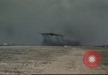Standbild B-52D Stratofortress Thailand U-Tapao Air Base, 1968, aus Sekunde 38 historischem Filmmaterial Videoclip 65675062776
