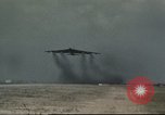 Standbild B-52D Stratofortress Thailand U-Tapao Air Base, 1968, aus Sekunde 40 historischem Filmmaterial Videoclip 65675062776