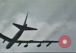 Standbild B-52D Stratofortress Thailand U-Tapao Air Base, 1968, aus Sekunde 48 historischem Filmmaterial Videoclip 65675062776