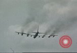 Standbild B-52D Stratofortress Thailand U-Tapao Air Base, 1968, aus Sekunde 50 historischem Filmmaterial Videoclip 65675062776