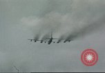 Standbild B-52D Stratofortress Thailand U-Tapao Air Base, 1968, aus Sekunde 51 historischem Filmmaterial Videoclip 65675062776