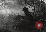 Standbild Armee Fotografen europäische Theater, 1944, aus Sekunde 36 historischem Filmmaterial Videoclip 65675062791