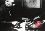 Standbild Armee Fotografen europäische Theater, 1944, aus Sekunde 38 historischem Filmmaterial Videoclip 65675062791