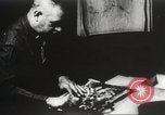 Standbild Armee Fotografen europäische Theater, 1944, aus Sekunde 42 historischem Filmmaterial Videoclip 65675062791