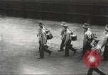 Standbild Ausbildung der US-Armee Fotografen United States USA, 1944, aus Sekunde 37 historischem Filmmaterial Videoclip 65675062792