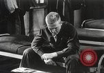 Standbild Armee Fotografen United States USA, 1944, aus Sekunde 11 historischem Filmmaterial Videoclip 65675062793