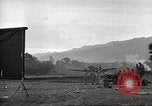 Immagine di American service personale guardare film durante la seconda guerra mondiale Napoli Italia, 1943, secondo 19 filmato di repertorio 65675062809