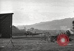 Immagine di American service personale guardare film durante la seconda guerra mondiale Napoli Italia, 1943, secondo 20 filmato di repertorio 65675062809