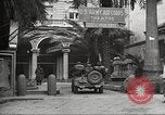 Immagine di American service personale guardare film durante la seconda guerra mondiale Napoli Italia, 1943, secondo 32 filmato di repertorio 65675062809