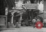 Immagine di American service personale guardare film durante la seconda guerra mondiale Napoli Italia, 1943, secondo 34 filmato di repertorio 65675062809