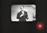Image le personnel de service américaine regarder des films pendant Seconde Guerre Mondiale théâtre du Pacifique, 1943, de la seconde 46 séquences d'archives historiques vidéo 65675062810