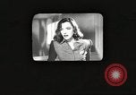 Image le personnel de service américaine regarder des films pendant Seconde Guerre Mondiale théâtre du Pacifique, 1943, de la seconde 58 séquences d'archives historiques vidéo 65675062810