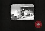 Image le personnel de service américaine regarder des films pendant Seconde Guerre Mondiale théâtre du Pacifique, 1943, de la seconde 60 séquences d'archives historiques vidéo 65675062810