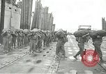 Standbild USA Soldaten Le Havre Frankreich, 1945, aus Sekunde 13 historischem Filmmaterial Videoclip 65675062815