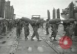 Standbild USA Soldaten Le Havre Frankreich, 1945, aus Sekunde 15 historischem Filmmaterial Videoclip 65675062815