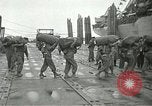 Standbild USA Soldaten Le Havre Frankreich, 1945, aus Sekunde 16 historischem Filmmaterial Videoclip 65675062815