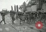 Standbild USA Soldaten Le Havre Frankreich, 1945, aus Sekunde 17 historischem Filmmaterial Videoclip 65675062815