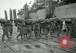 Standbild USA Soldaten Le Havre Frankreich, 1945, aus Sekunde 18 historischem Filmmaterial Videoclip 65675062815