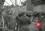 Standbild USA Soldaten Le Havre Frankreich, 1945, aus Sekunde 34 historischem Filmmaterial Videoclip 65675062815