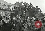 Immagine di Xvi Divisione Corazzate accolti da i cittadini della Repubblica ceca Pilsen Cecoslovacchia, 1945, secondo 7 filmato di repertorio 65675062817