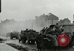 Immagine di Xvi Divisione Corazzate accolti da i cittadini della Repubblica ceca Pilsen Cecoslovacchia, 1945, secondo 10 filmato di repertorio 65675062817