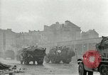 Immagine di Xvi Divisione Corazzate accolti da i cittadini della Repubblica ceca Pilsen Cecoslovacchia, 1945, secondo 18 filmato di repertorio 65675062817