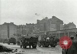 Immagine di Xvi Divisione Corazzate accolti da i cittadini della Repubblica ceca Pilsen Cecoslovacchia, 1945, secondo 20 filmato di repertorio 65675062817