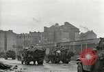 Immagine di Xvi Divisione Corazzate accolti da i cittadini della Repubblica ceca Pilsen Cecoslovacchia, 1945, secondo 22 filmato di repertorio 65675062817