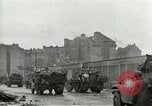 Immagine di Xvi Divisione Corazzate accolti da i cittadini della Repubblica ceca Pilsen Cecoslovacchia, 1945, secondo 24 filmato di repertorio 65675062817