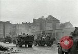 Immagine di Xvi Divisione Corazzate accolti da i cittadini della Repubblica ceca Pilsen Cecoslovacchia, 1945, secondo 28 filmato di repertorio 65675062817