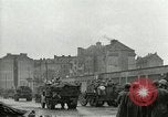 Immagine di Xvi Divisione Corazzate accolti da i cittadini della Repubblica ceca Pilsen Cecoslovacchia, 1945, secondo 30 filmato di repertorio 65675062817