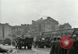 Immagine di Xvi Divisione Corazzate accolti da i cittadini della Repubblica ceca Pilsen Cecoslovacchia, 1945, secondo 31 filmato di repertorio 65675062817