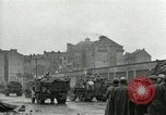 Immagine di Xvi Divisione Corazzate accolti da i cittadini della Repubblica ceca Pilsen Cecoslovacchia, 1945, secondo 32 filmato di repertorio 65675062817