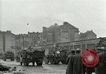 Immagine di Xvi Divisione Corazzate accolti da i cittadini della Repubblica ceca Pilsen Cecoslovacchia, 1945, secondo 33 filmato di repertorio 65675062817