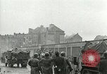 Immagine di Xvi Divisione Corazzate accolti da i cittadini della Repubblica ceca Pilsen Cecoslovacchia, 1945, secondo 45 filmato di repertorio 65675062817
