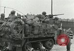 Immagine di Xvi Divisione Corazzate accolti da i cittadini della Repubblica ceca Pilsen Cecoslovacchia, 1945, secondo 52 filmato di repertorio 65675062817