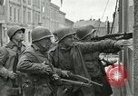 Immagine di Xvi Divisione Corazzate accolti da i cittadini della Repubblica ceca Pilsen Cecoslovacchia, 1945, secondo 56 filmato di repertorio 65675062817
