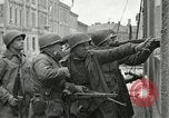 Immagine di Xvi Divisione Corazzate accolti da i cittadini della Repubblica ceca Pilsen Cecoslovacchia, 1945, secondo 57 filmato di repertorio 65675062817
