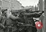 Immagine di Xvi Divisione Corazzate accolti da i cittadini della Repubblica ceca Pilsen Cecoslovacchia, 1945, secondo 58 filmato di repertorio 65675062817