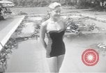 Immagine di Modelli Americani Beverly Hills California USA, 1949, secondo 45 filmato di repertorio 65675062836