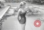 Immagine di Modelli Americani Beverly Hills California USA, 1949, secondo 46 filmato di repertorio 65675062836