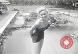 Immagine di Modelli Americani Beverly Hills California USA, 1949, secondo 48 filmato di repertorio 65675062836