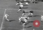 Immagine di Partita di calcio Los Angeles California USA, 1949, secondo 13 filmato di repertorio 65675062837