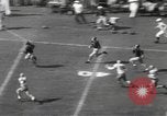 Immagine di Partita di calcio Los Angeles California USA, 1949, secondo 14 filmato di repertorio 65675062837