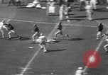 Immagine di Partita di calcio Los Angeles California USA, 1949, secondo 15 filmato di repertorio 65675062837