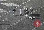 Immagine di Partita di calcio Los Angeles California USA, 1949, secondo 56 filmato di repertorio 65675062837