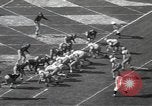 Immagine di Partita di calcio Los Angeles California USA, 1949, secondo 57 filmato di repertorio 65675062837