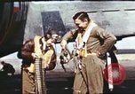 Standbild Captain Clark Gable Polebrook Northamptonshire England, 1943, aus Sekunde 15 historischem Filmmaterial Videoclip 65675062850